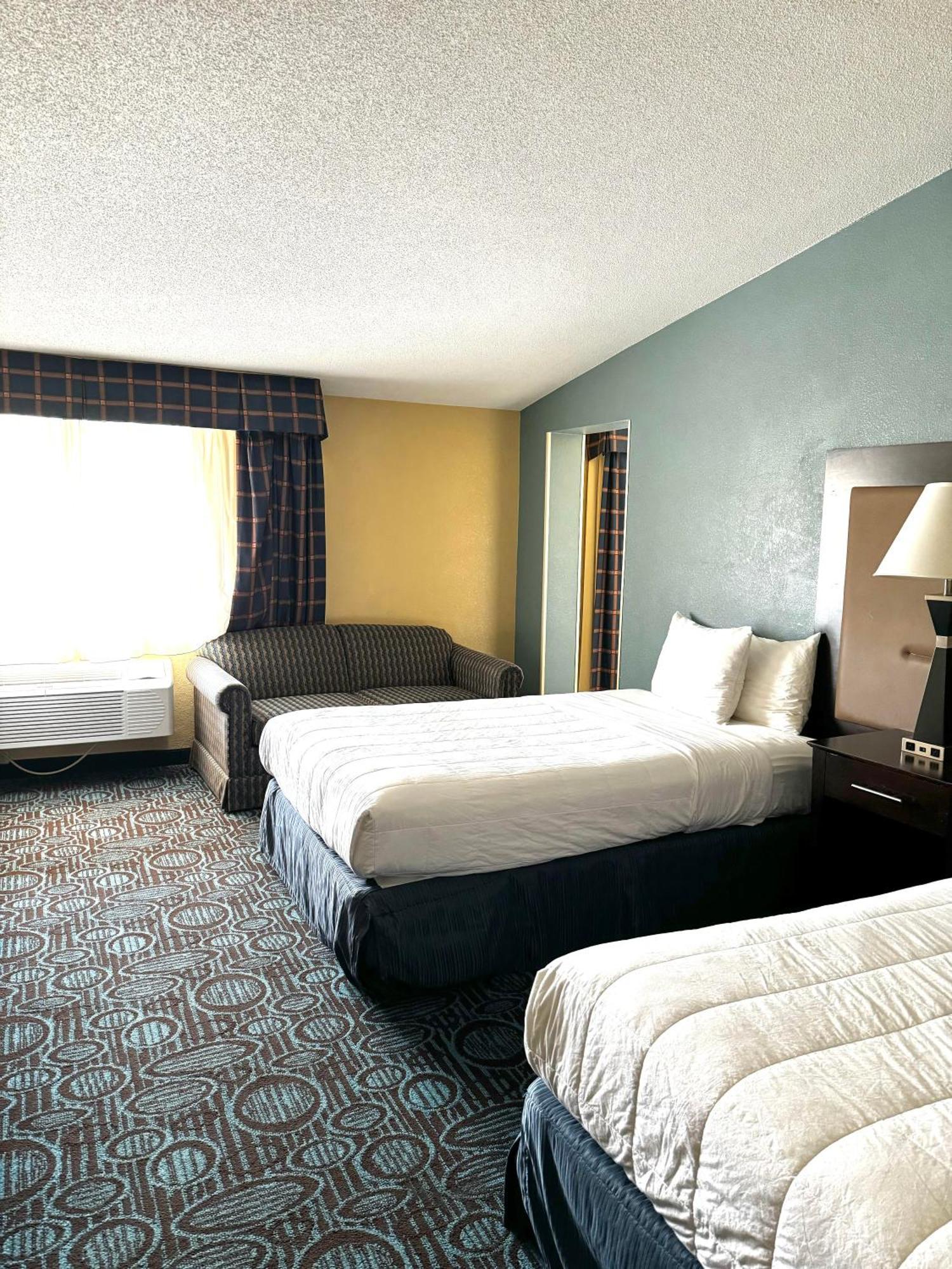 Regency Inn & Suites New London Mystic Bagian luar foto