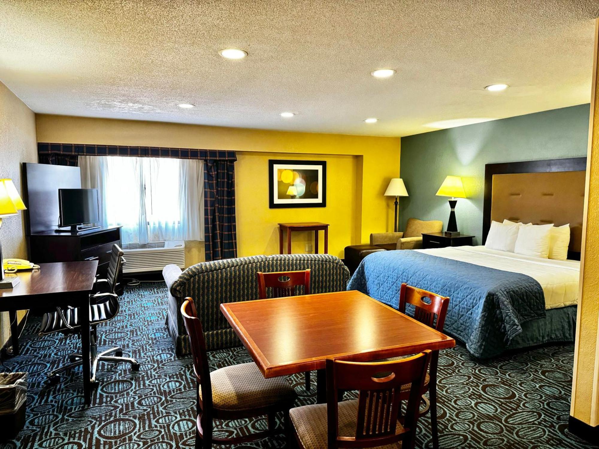 Regency Inn & Suites New London Mystic Bagian luar foto